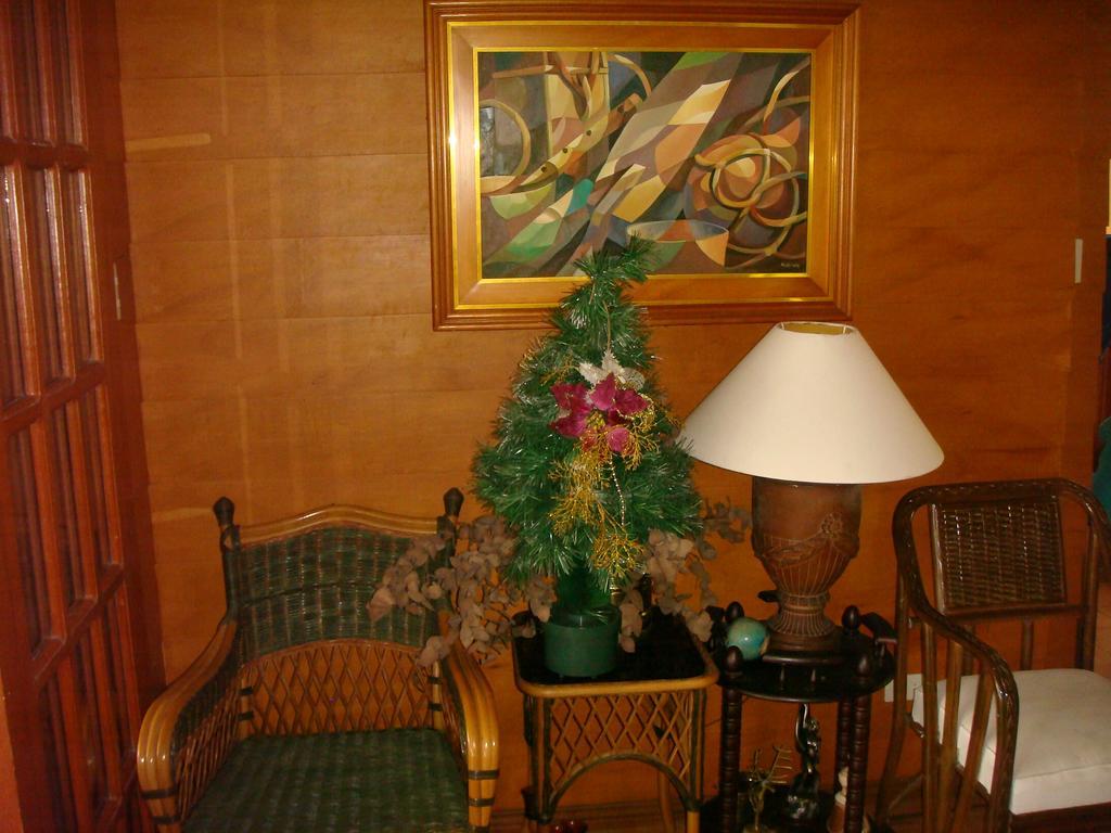 Eden Meadows Vacation Home Davao Room photo