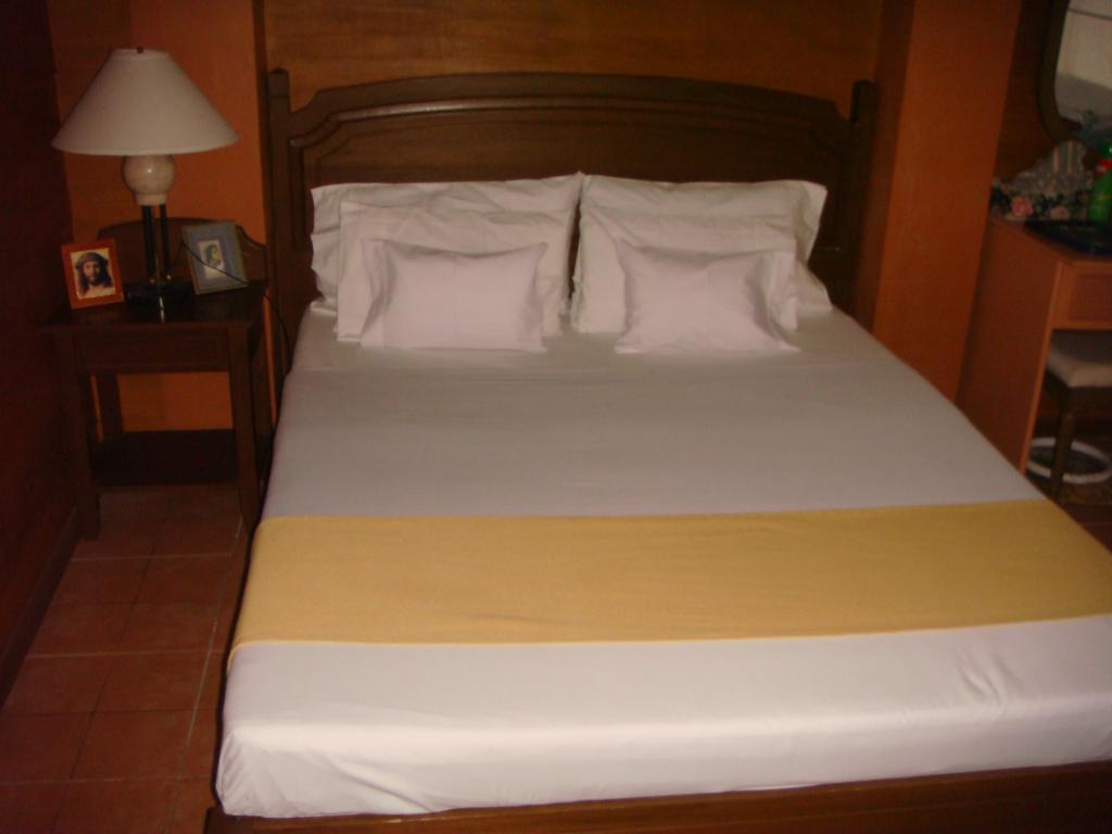 Eden Meadows Vacation Home Davao Room photo