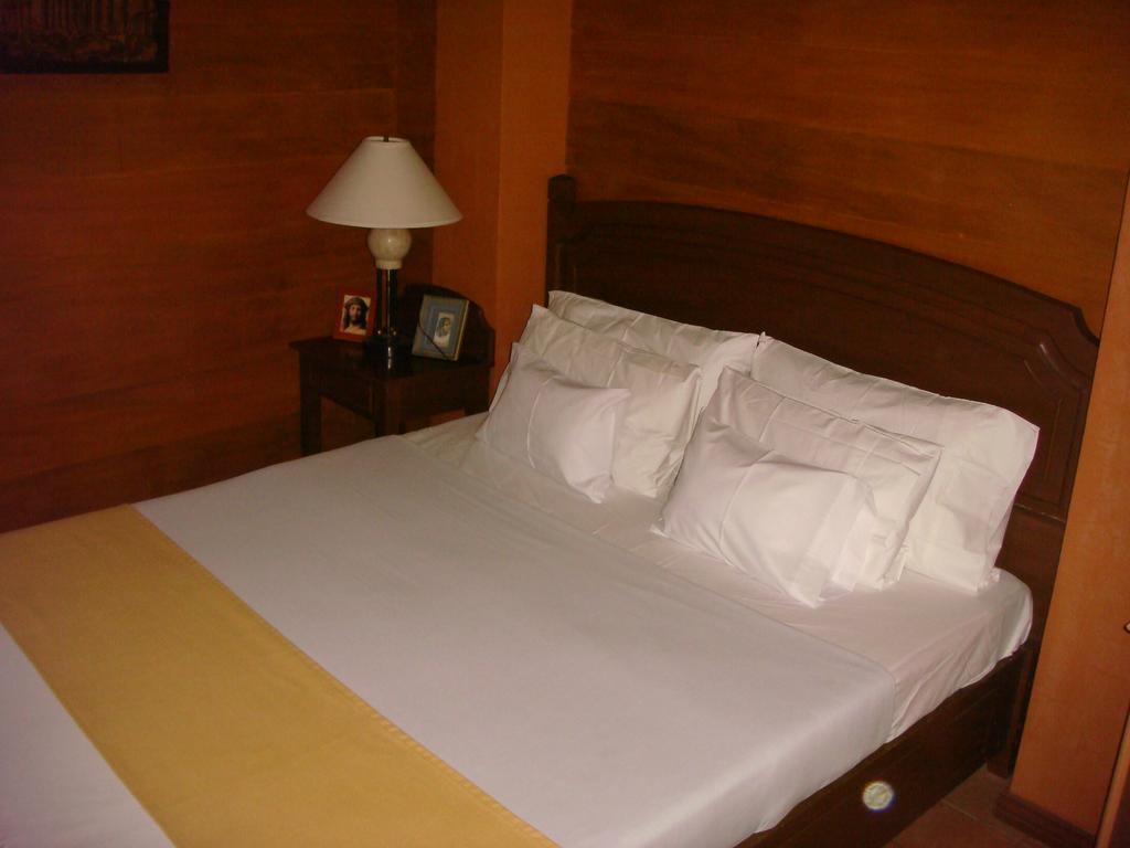 Eden Meadows Vacation Home Davao Room photo